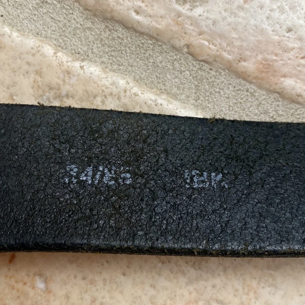 Men's Levis classic leather belt. 34’ black